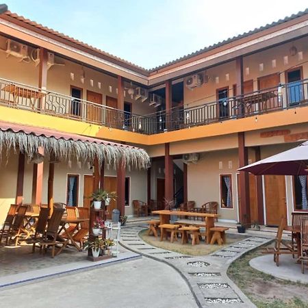 Asta Homestay 카리문자와 외부 사진