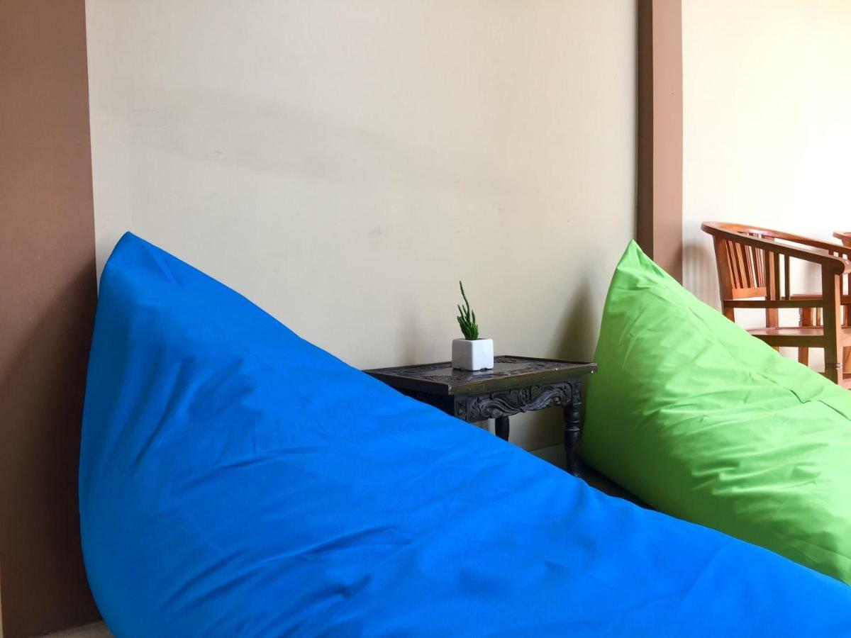 Asta Homestay 카리문자와 외부 사진